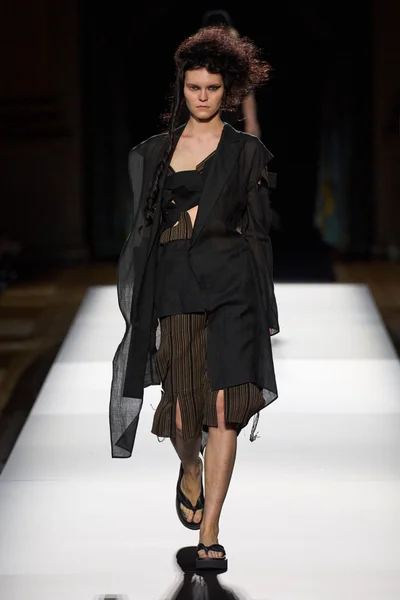 Look 4